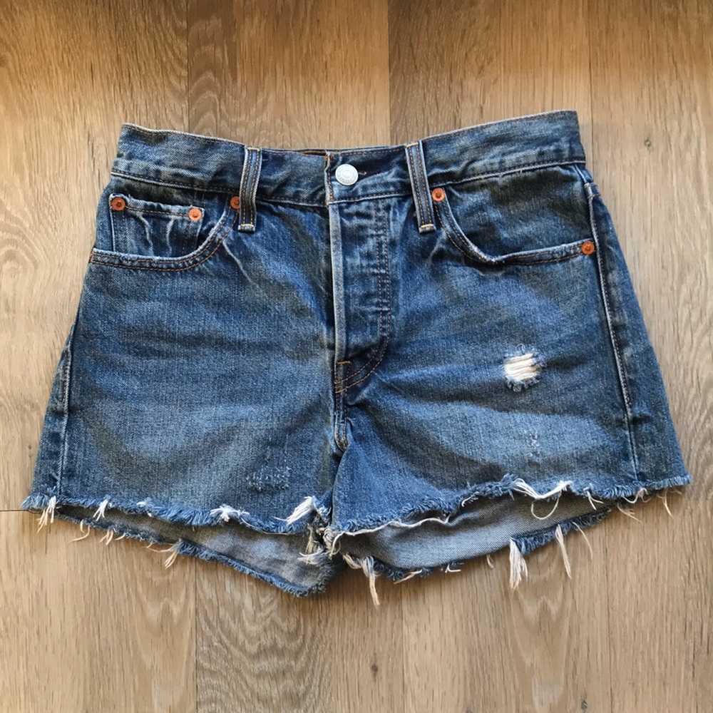 ✨Levi’s Wedgie Fit Short✨